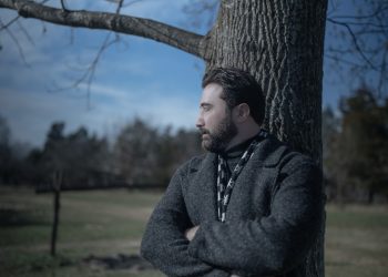 عبد الكريم حمدان يجمع أغنية عربية وأخرى تركية في ميكس مميز