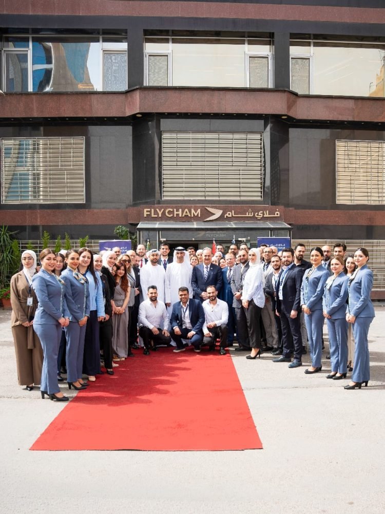 وزير التجارة الخارجية الإماراتي يزور “فلاي شام”.. أول استثمار إماراتي في سوريا